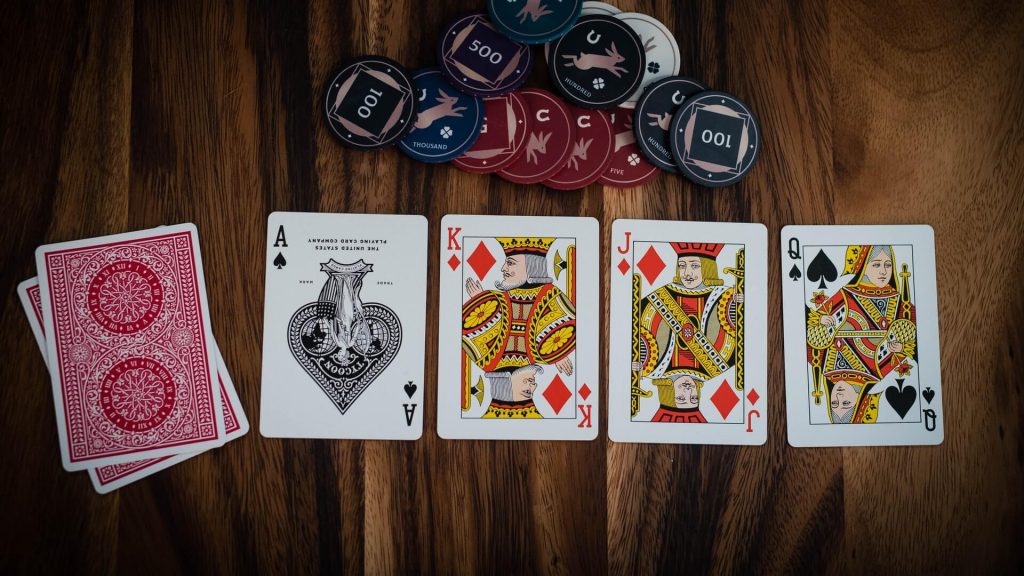 Comparing Online And Traditional Poker